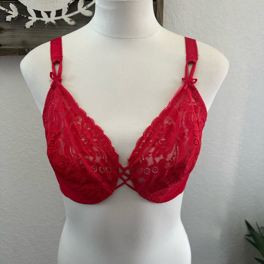 VTG Victoria’s Secret Red Lace Underwire Bra size 34DD NWT